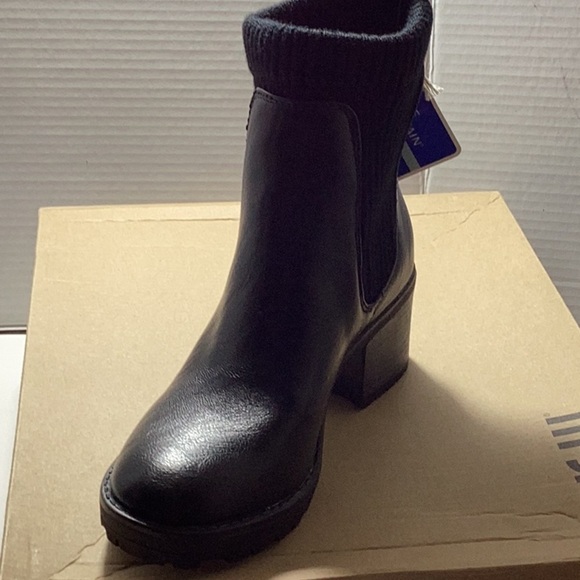 White Mountain Benji Size 5 Women's Black. New With out Box - Picture 9 of 9